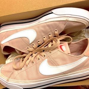 Nike Women's Court Legacy Canvas Shoes 8.5 women